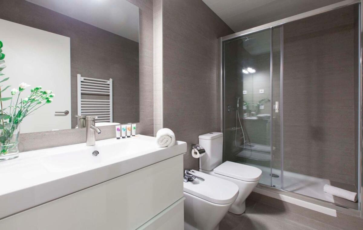 Perfectly Located 4Bed 4Bath Apartment In Barcelona 3 1 Exterior foto