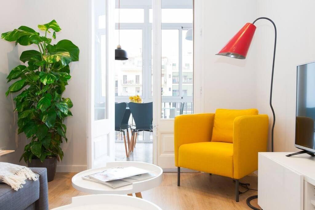Perfectly Located 4Bed 4Bath Apartment In Barcelona 3 1 Exterior foto